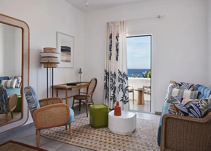 Myconian Sunrise Relais & Chateaux מלון