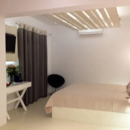 Myconian Sunrise Relais & Chateaux מלון